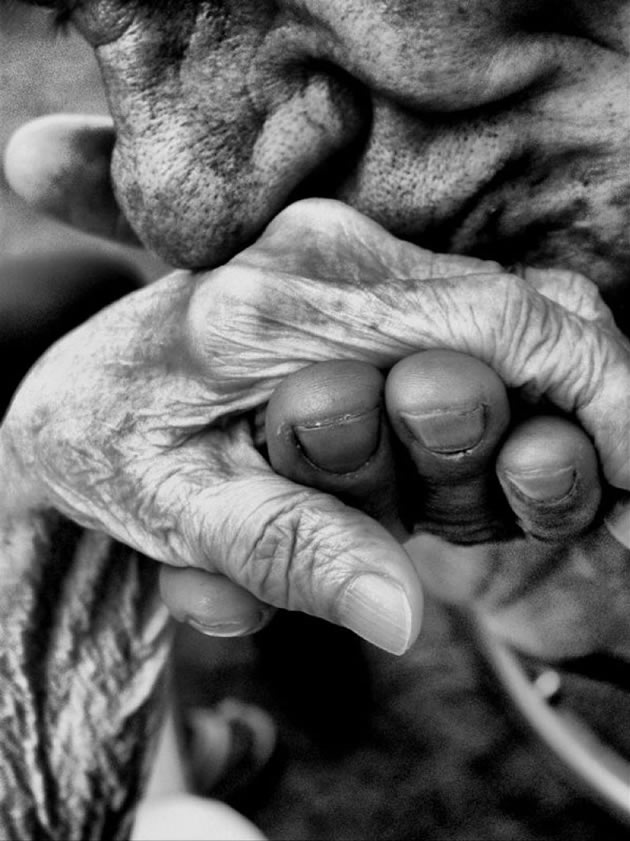 close up hand photography